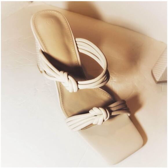 NWOT Cream Beige Slip On Open Square Toe Chunky Block Heel Sandals Size 9 - Picture 9 of 10